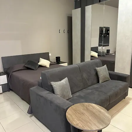 La Bottega Deluxe Monolocale Апартаменты *